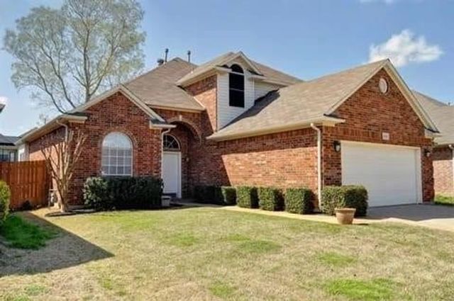 8729 Sunset Trace Drive, Fort Worth, TX 76244