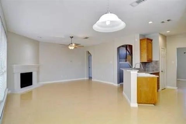 8729 Sunset Trace Drive, Fort Worth, TX 76244