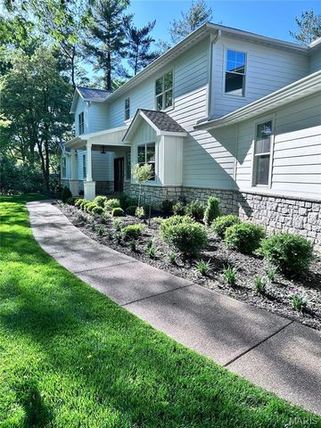 11001 Clayton Road, Clayton, MO 63131