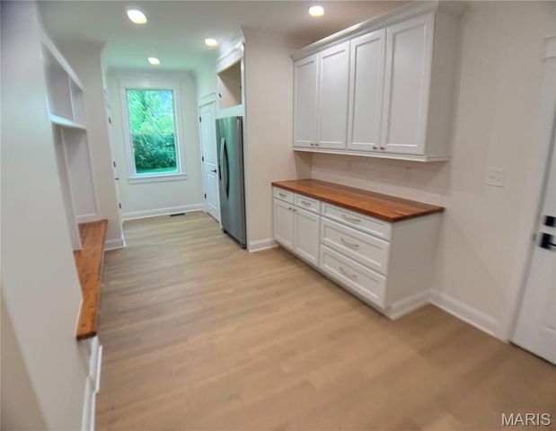 11001 Clayton Road, Clayton, MO 63131