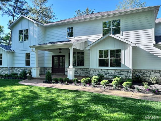 11001 Clayton Road, Clayton, MO 63131