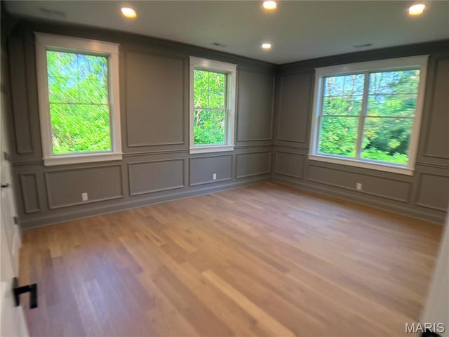 11001 Clayton Road, Clayton, MO 63131