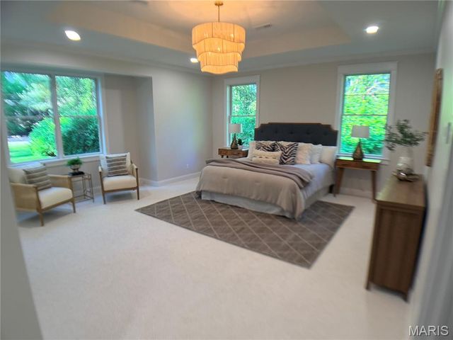 11001 Clayton Road, Clayton, MO 63131