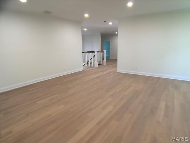 11001 Clayton Road, Clayton, MO 63131
