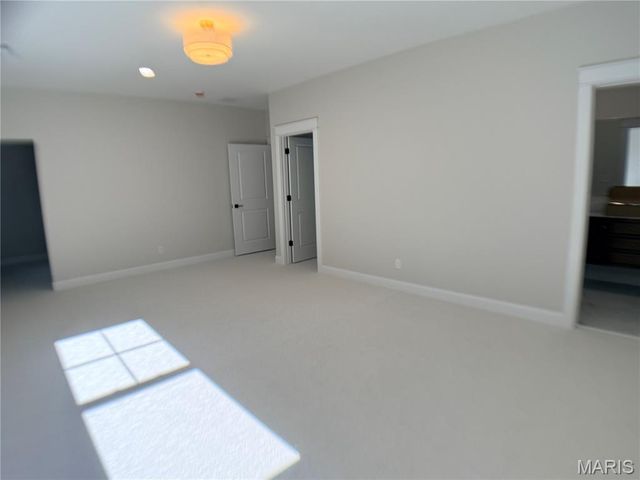 11001 Clayton Road, Clayton, MO 63131