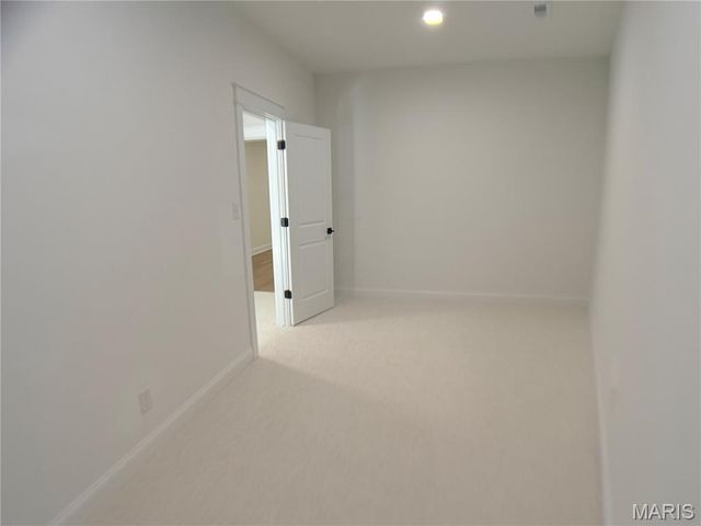 11001 Clayton Road, Clayton, MO 63131