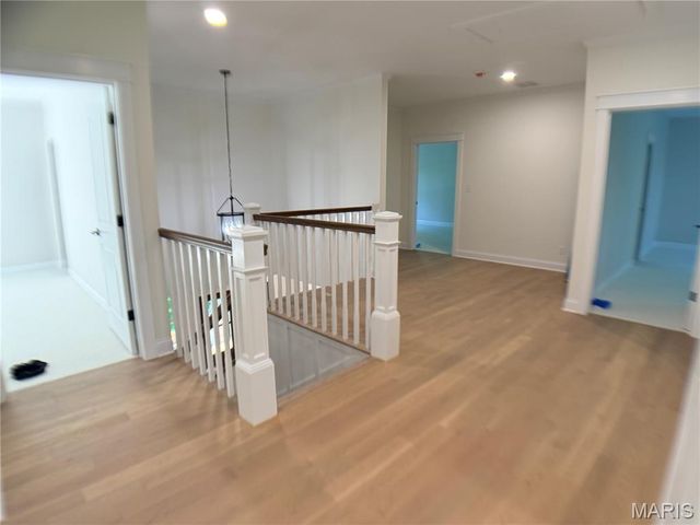 11001 Clayton Road, Clayton, MO 63131