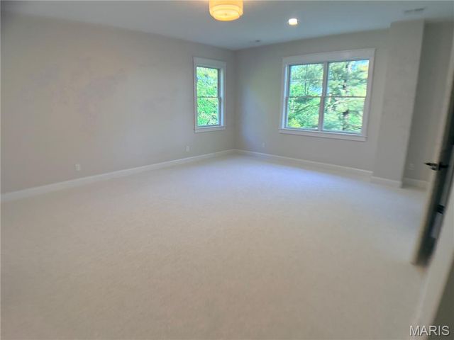 11001 Clayton Road, Clayton, MO 63131
