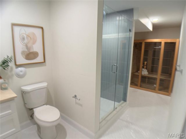 11001 Clayton Road, Clayton, MO 63131
