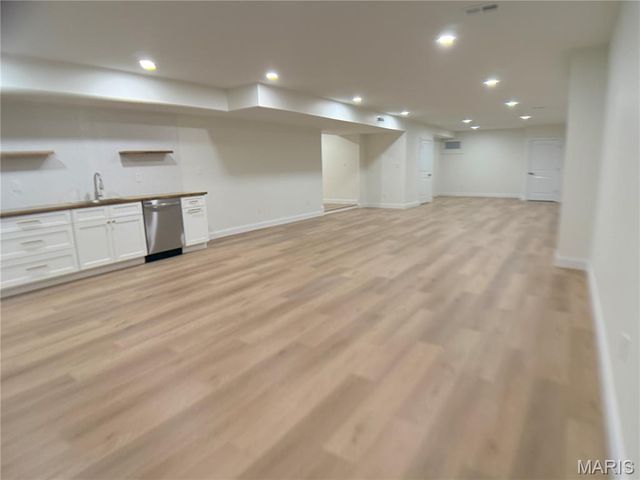 11001 Clayton Road, Clayton, MO 63131