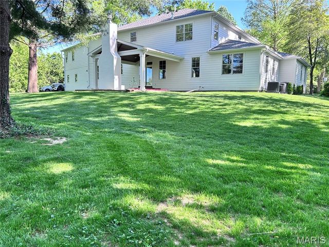 11001 Clayton Road, Clayton, MO 63131