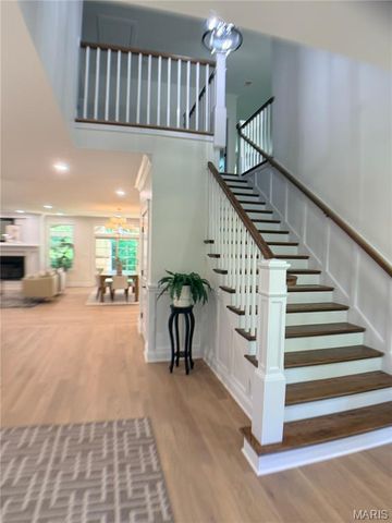 11001 Clayton Road, Clayton, MO 63131