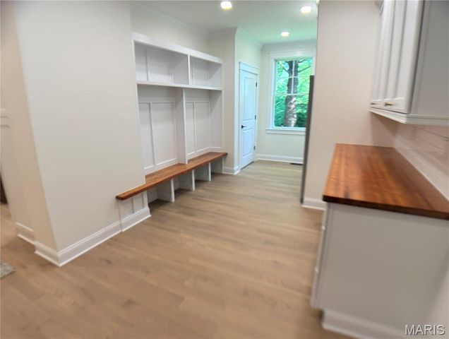 11001 Clayton Road, Clayton, MO 63131
