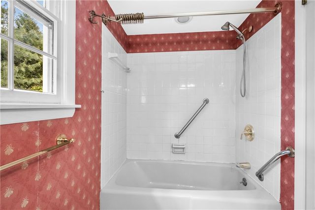 1942 Overland Ct, Mccandless, PA 15101