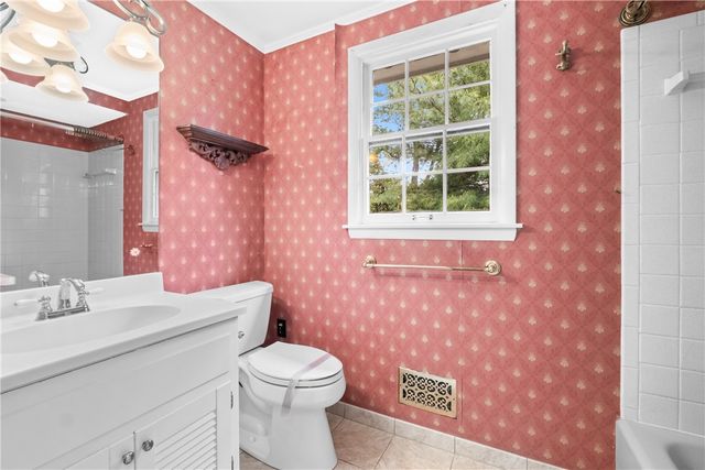 1942 Overland Ct, Mccandless, PA 15101