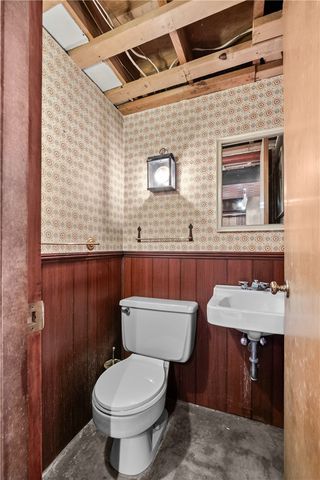 1942 Overland Ct, Mccandless, PA 15101