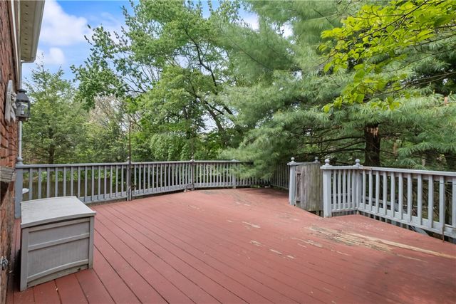 1942 Overland Ct, Mccandless, PA 15101