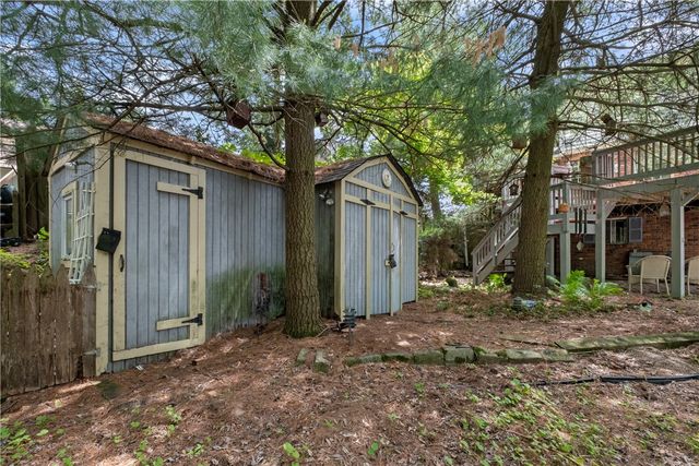 1942 Overland Ct, Mccandless, PA 15101