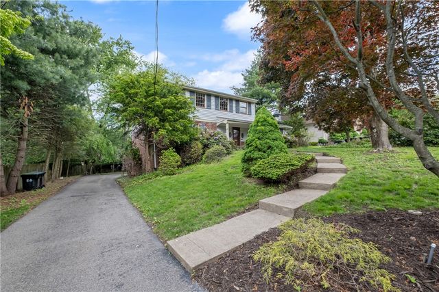 1942 Overland Ct, Mccandless, PA 15101