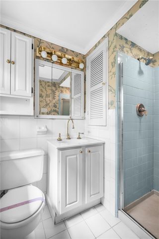 1942 Overland Ct, Mccandless, PA 15101
