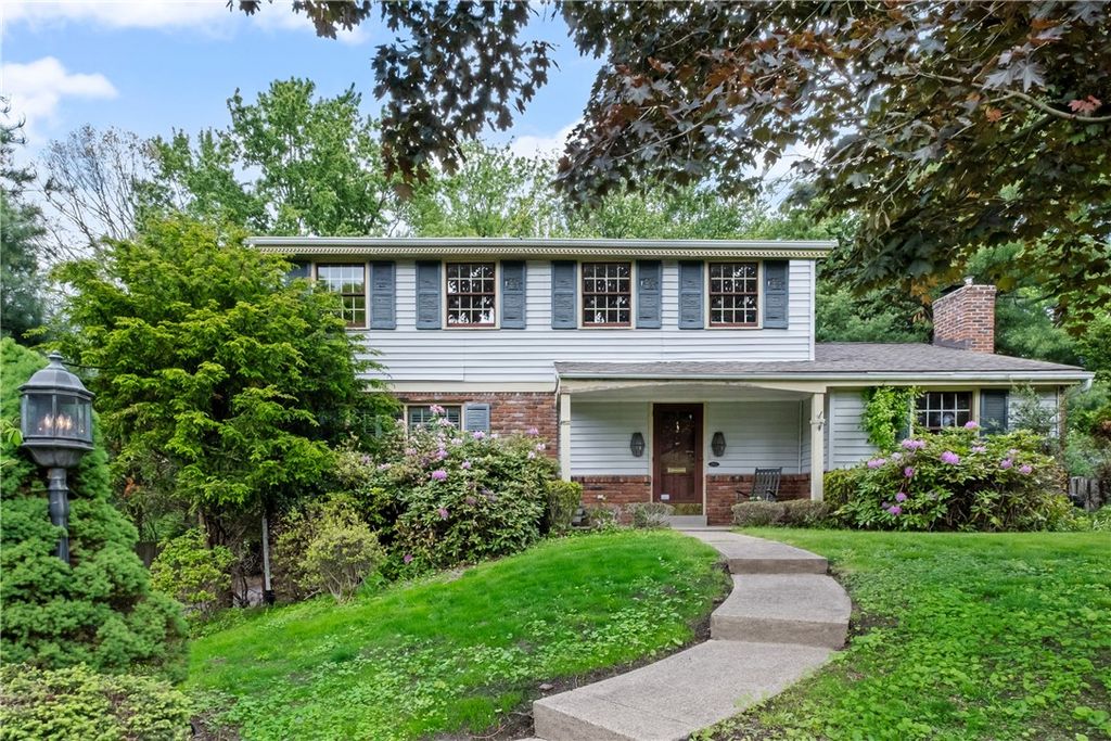 1942 Overland Ct, Mccandless, PA 15101