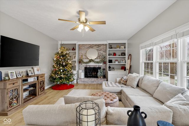 8927 Winterberry Court, Zionsville, IN 46077