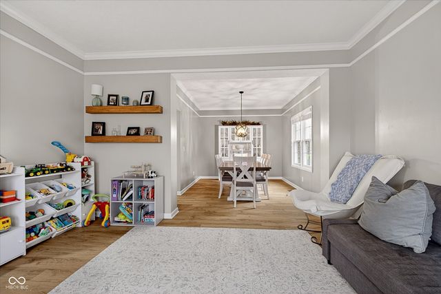 8927 Winterberry Court, Zionsville, IN 46077