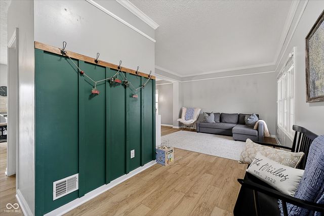 8927 Winterberry Court, Zionsville, IN 46077