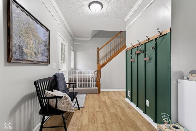 8927 Winterberry Court, Zionsville, IN 46077