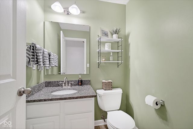 8927 Winterberry Court, Zionsville, IN 46077