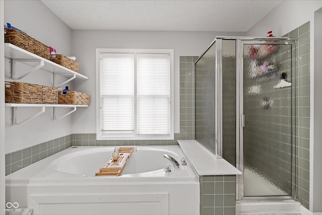 8927 Winterberry Court, Zionsville, IN 46077