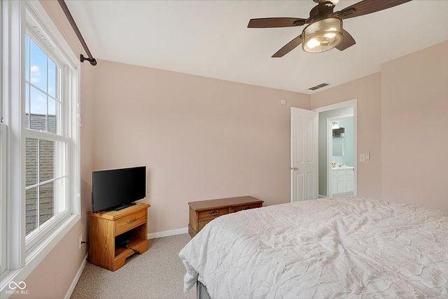 8927 Winterberry Court, Zionsville, IN 46077