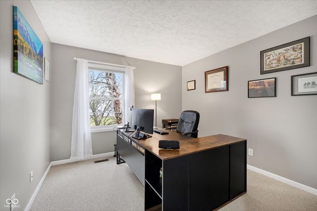 8927 Winterberry Court, Zionsville, IN 46077