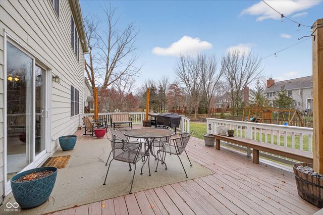 8927 Winterberry Court, Zionsville, IN 46077