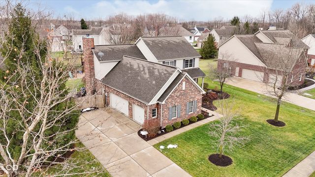 8927 Winterberry Court, Zionsville, IN 46077