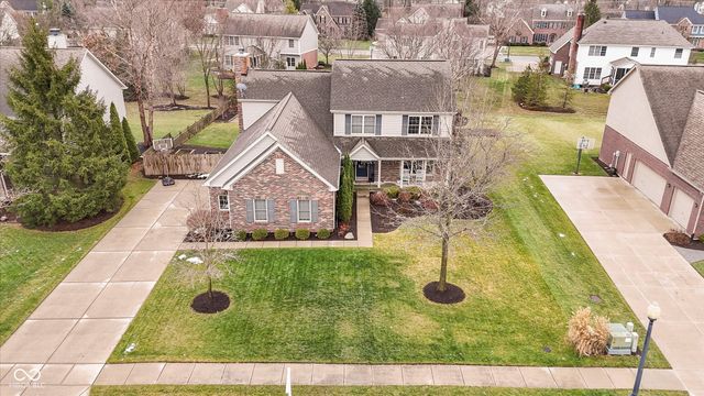 8927 Winterberry Court, Zionsville, IN 46077