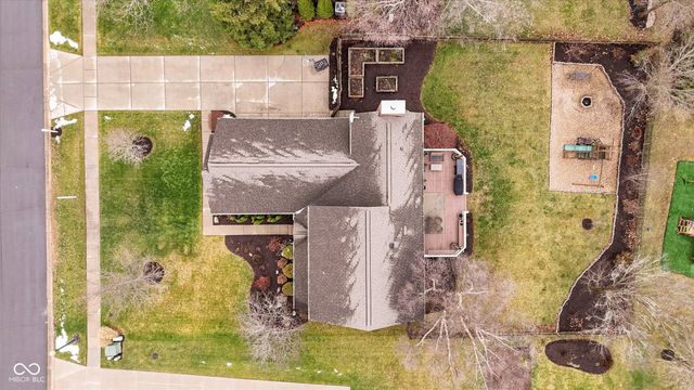 8927 Winterberry Court, Zionsville, IN 46077