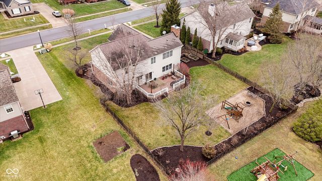 8927 Winterberry Court, Zionsville, IN 46077