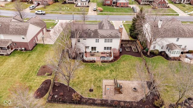 8927 Winterberry Court, Zionsville, IN 46077