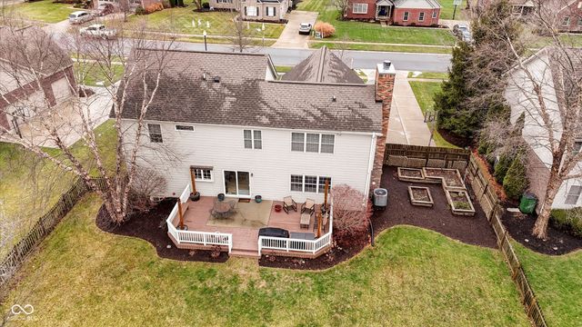 8927 Winterberry Court, Zionsville, IN 46077