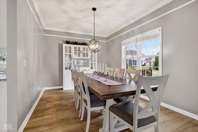 8927 Winterberry Court, Zionsville, IN 46077