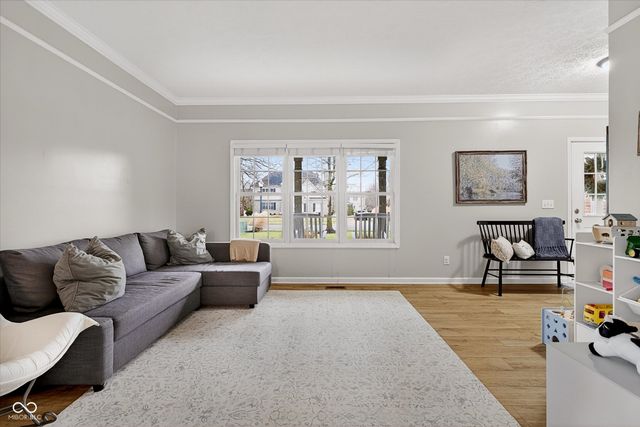 8927 Winterberry Court, Zionsville, IN 46077