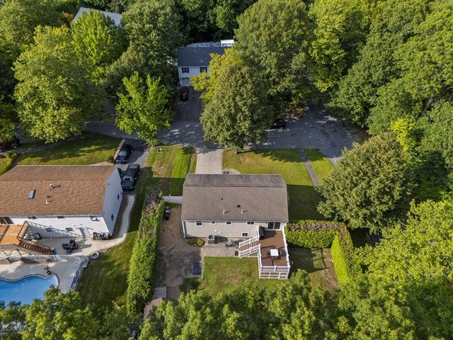 2 Cutter Ln, Dartmouth, MA 02748