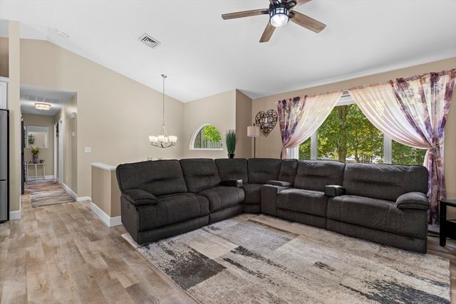 2 Cutter Ln, Dartmouth, MA 02748
