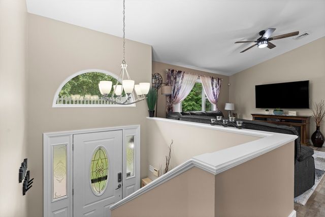 2 Cutter Ln, Dartmouth, MA 02748