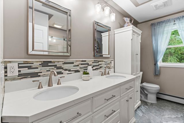 2 Cutter Ln, Dartmouth, MA 02748