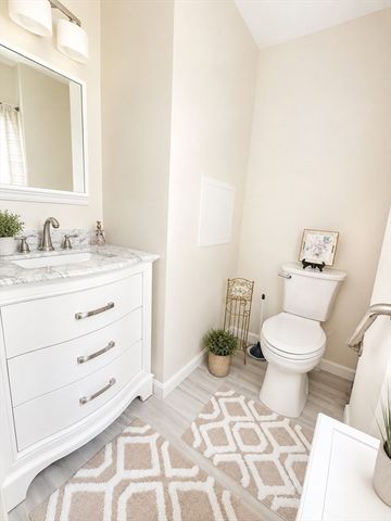 2 Cutter Ln, Dartmouth, MA 02748