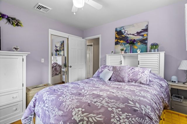 2 Cutter Ln, Dartmouth, MA 02748