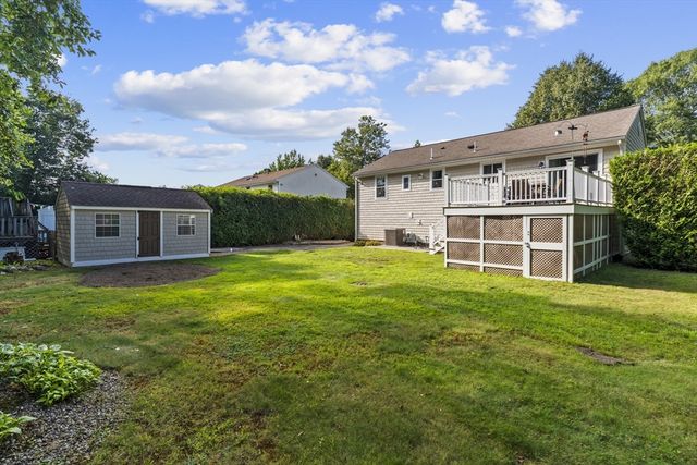 2 Cutter Ln, Dartmouth, MA 02748