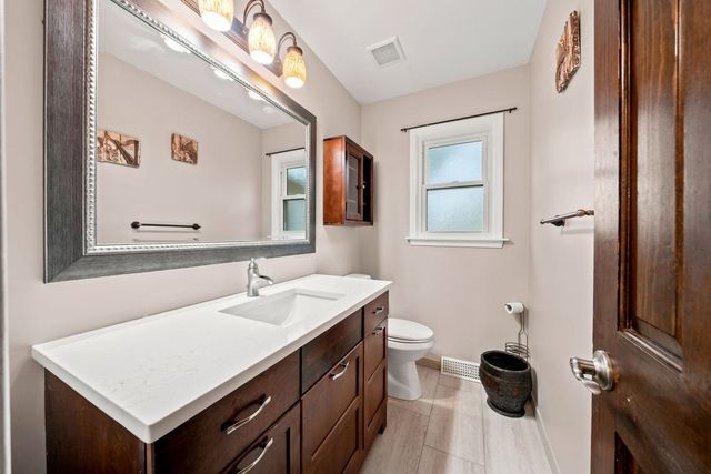 1221 W Sable Drive, Addison, IL 60101